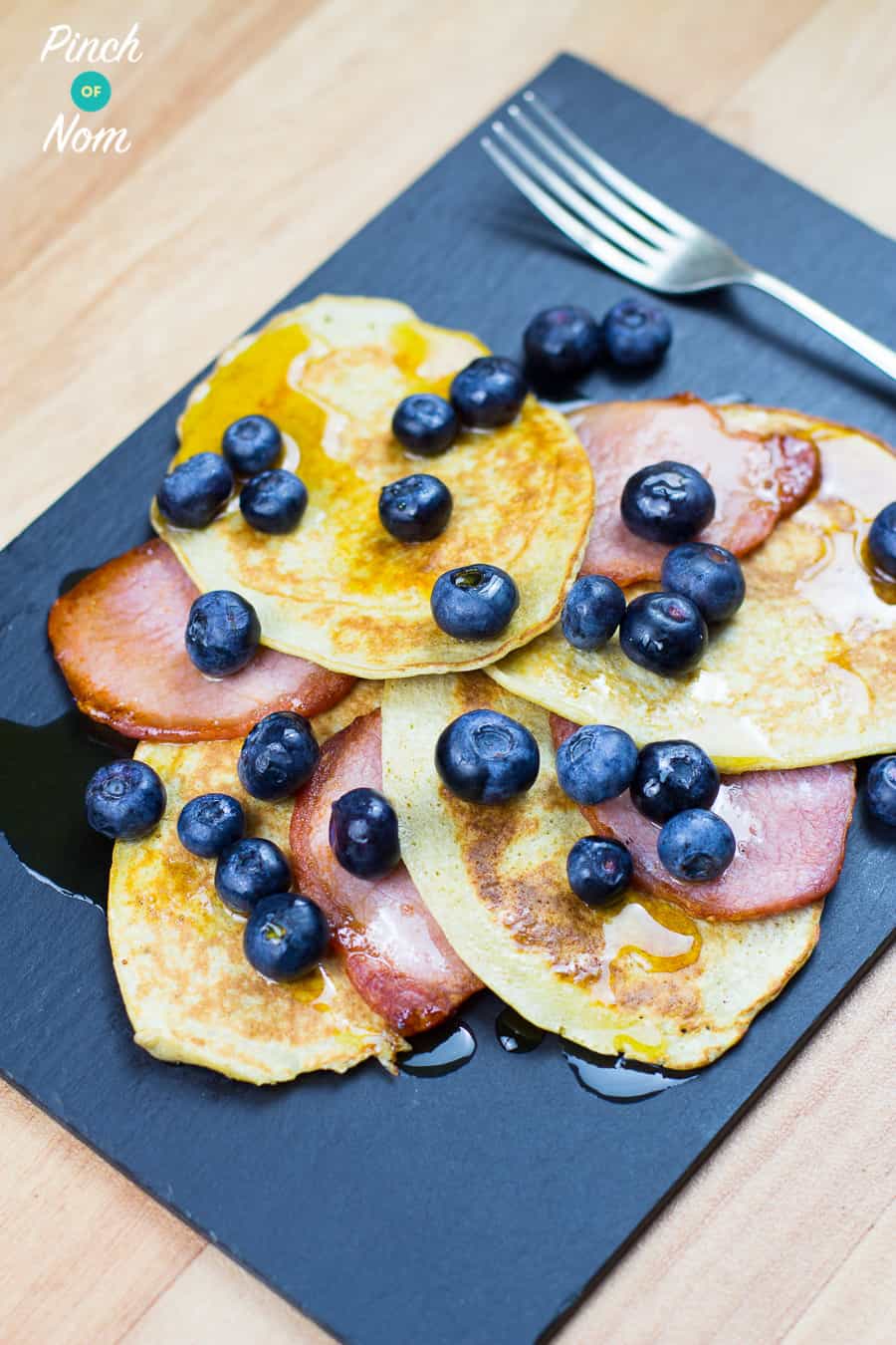 Bacon And Maple Blueberry Pancakes - Pinch Of Nom Slimming Recipes