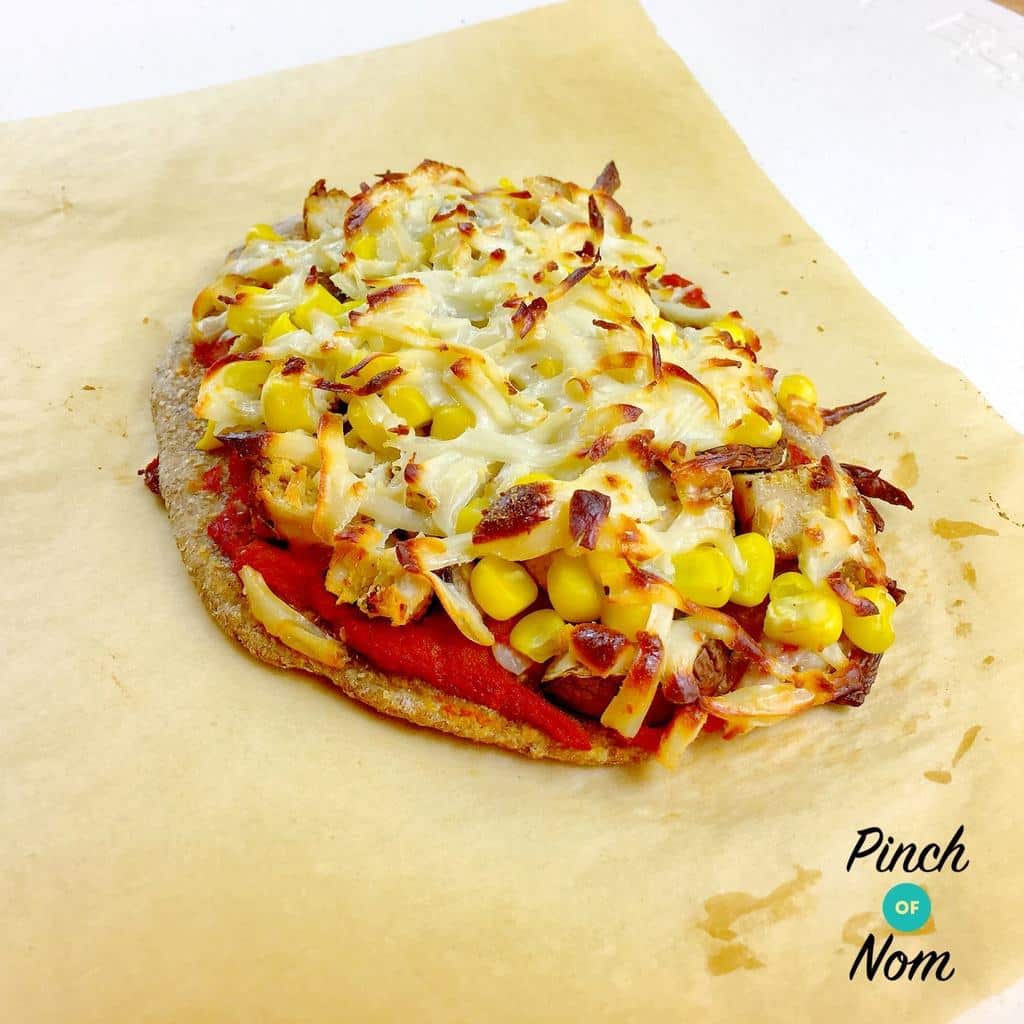 Dominos Fakeaway Chicken Feast Pizza - Pinch of Nom Slimming Recipes