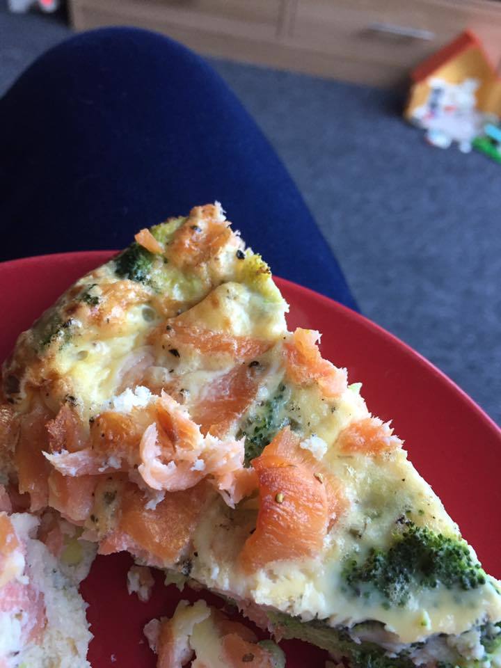 Smoked Salmon and Broccoli Quiche - Pinch Of Nom Slimming Recipes