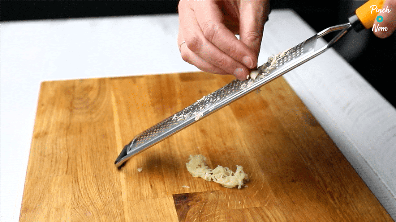 How To Peel And Prepare Garlic pinchofnom.com