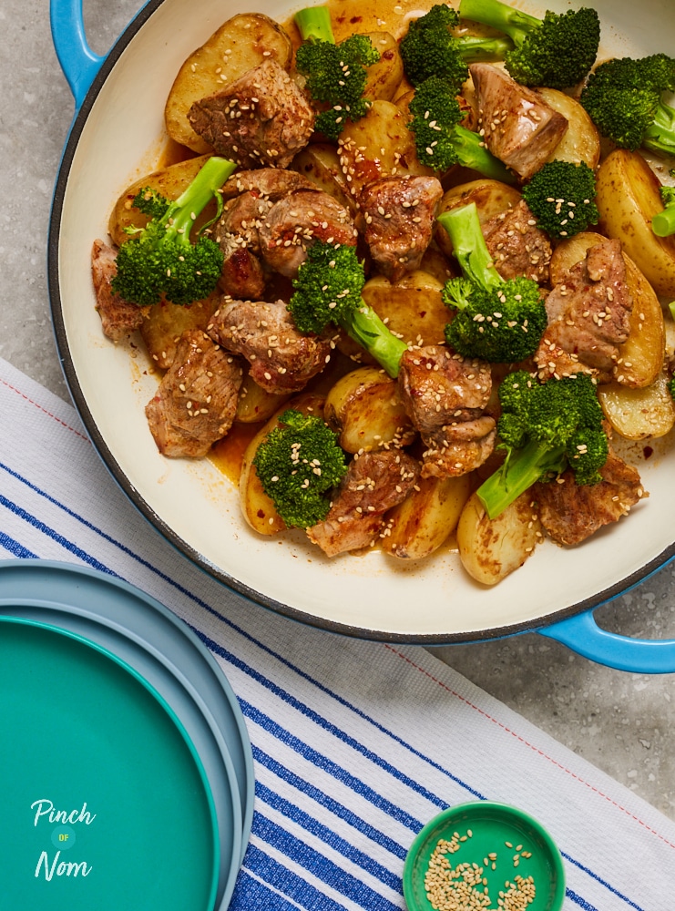 Spicy Pork and Roast Potatoes - Pinch of Nom Slimming Recipes