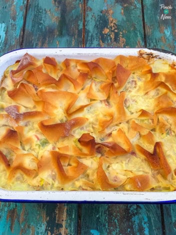 Chicken, Ham and Leek Pie pinchofnom.com