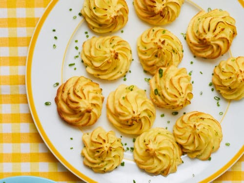 Easy Creamy Mashed Red Potatoes - Pinch and Swirl