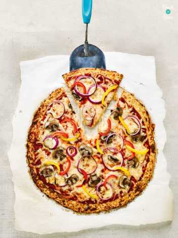 Cauliflower-Base Pizza pinchofnom.com