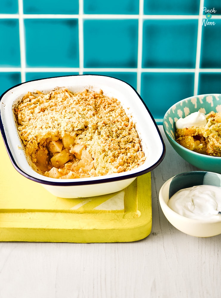 Baked Apple With a Cheesy Crumble - Pinch of Nom Slimming Recipes