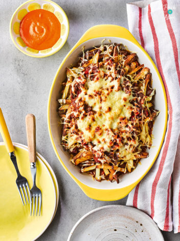 Bolognese Cheese Fries pinchofnom.com