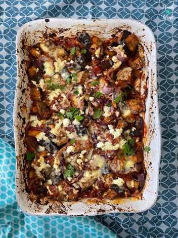 Cheesy Aubergine Bake pinchofnom.com