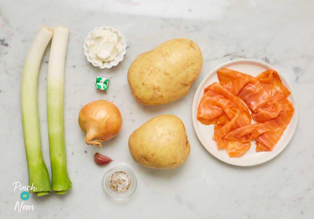 Salmon, Leek and Potato Soup - Pinch of Nom Slimming Recipes