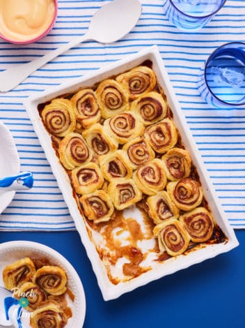 Apple Cinnamon Swirl Pudding pinchofnom.com