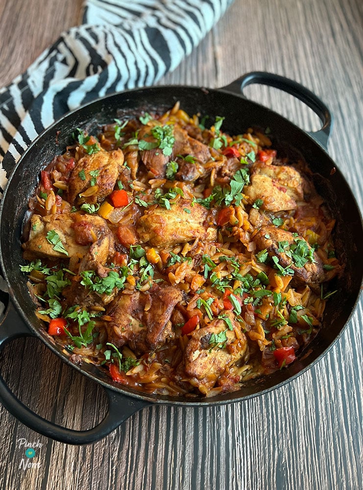 Ras el Hanout Chicken and Orzo Bake - Pinch of Nom Slimming Recipes
