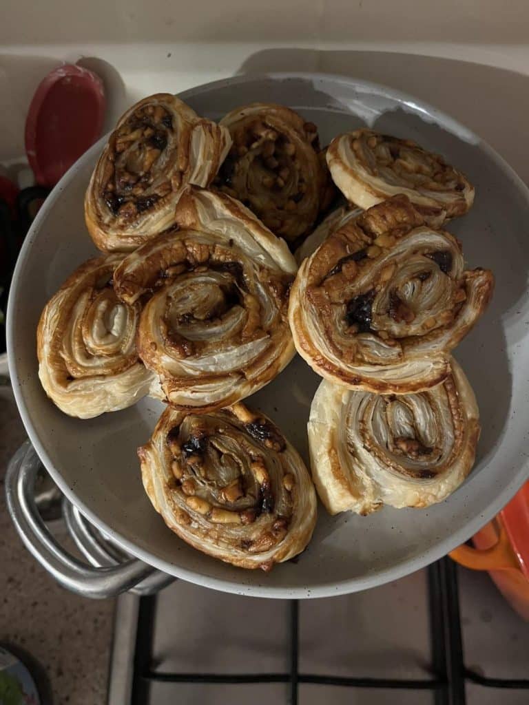 What to Make First from Pinch of Nom: Enjoy - Pinch of Nom Slimming Recipes - Cheese and Marmite Swirls
