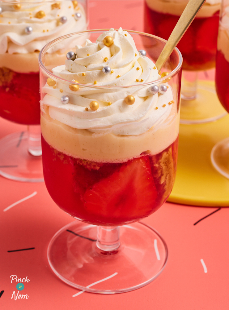 Coronation Strawberry and Ginger Trifles - Pinch of Nom Slimming Recipes
