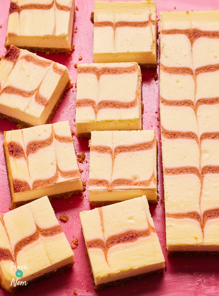 Fruit Swirl Cheesecake Squares - Pinch of Nom Slimming Recipes
