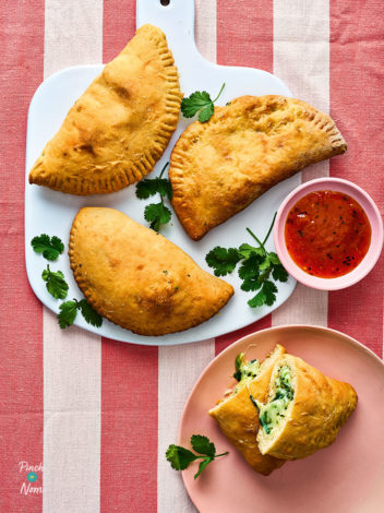 Air Fryer Cheesy Garlic Naanzone pinchofnom.com