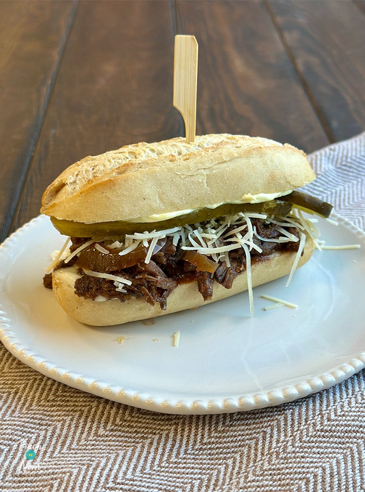 Slow Cooker Shredded Beef Sandwich - Pinch of Nom Slimming Recipes
