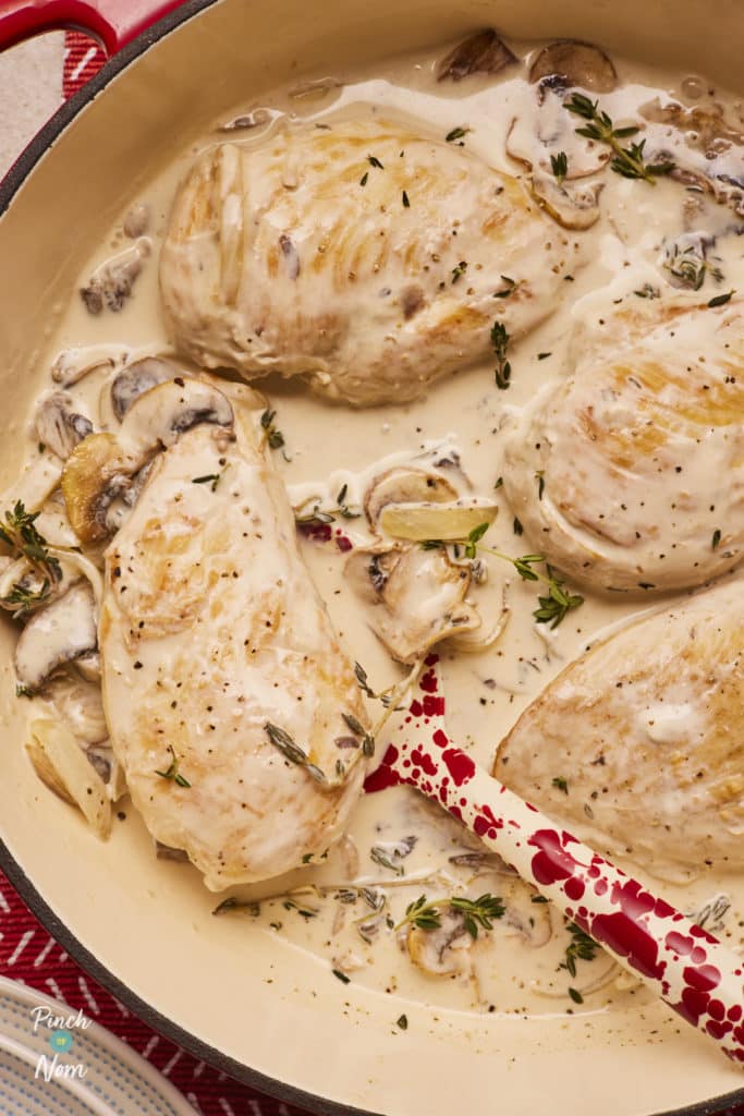 Pinch of Nom Creamy Prosecco Chicken, fully cooked and ready for serving.