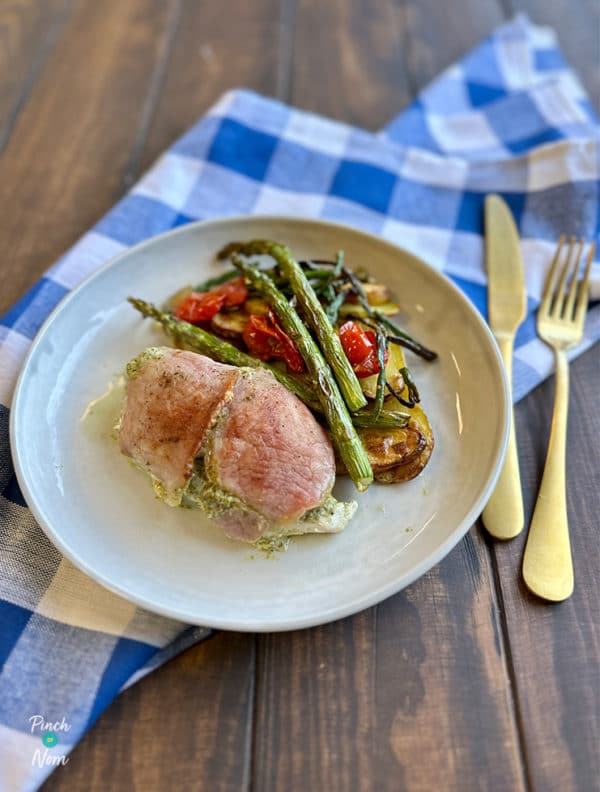 Air Fryer Pesto Chicken Traybake pinchofnom.com