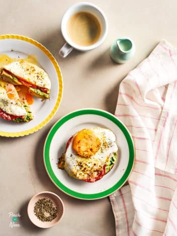 Air Fryer Pesto Egg Bagels pinchofnom.com