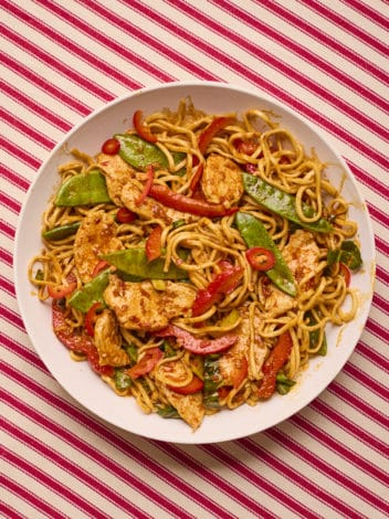 Harissa Chicken Noodle Bowls pinchofnom.com