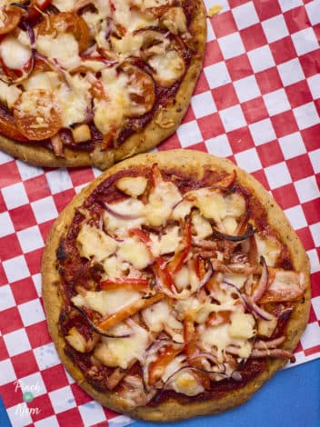 Chicken and Bacon Pizza pinchofnom.com