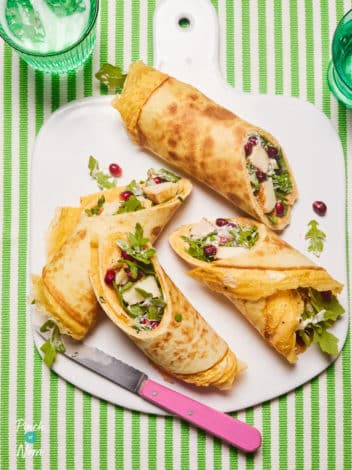 Sweet Chilli Halloumi Omelette Wrap pinchofnom.com